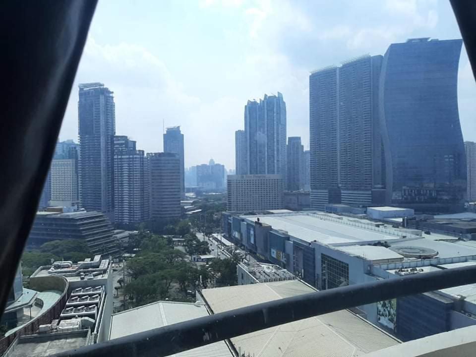 Spacious 2 Bedroom Unit With Pool Manila Bagian luar foto